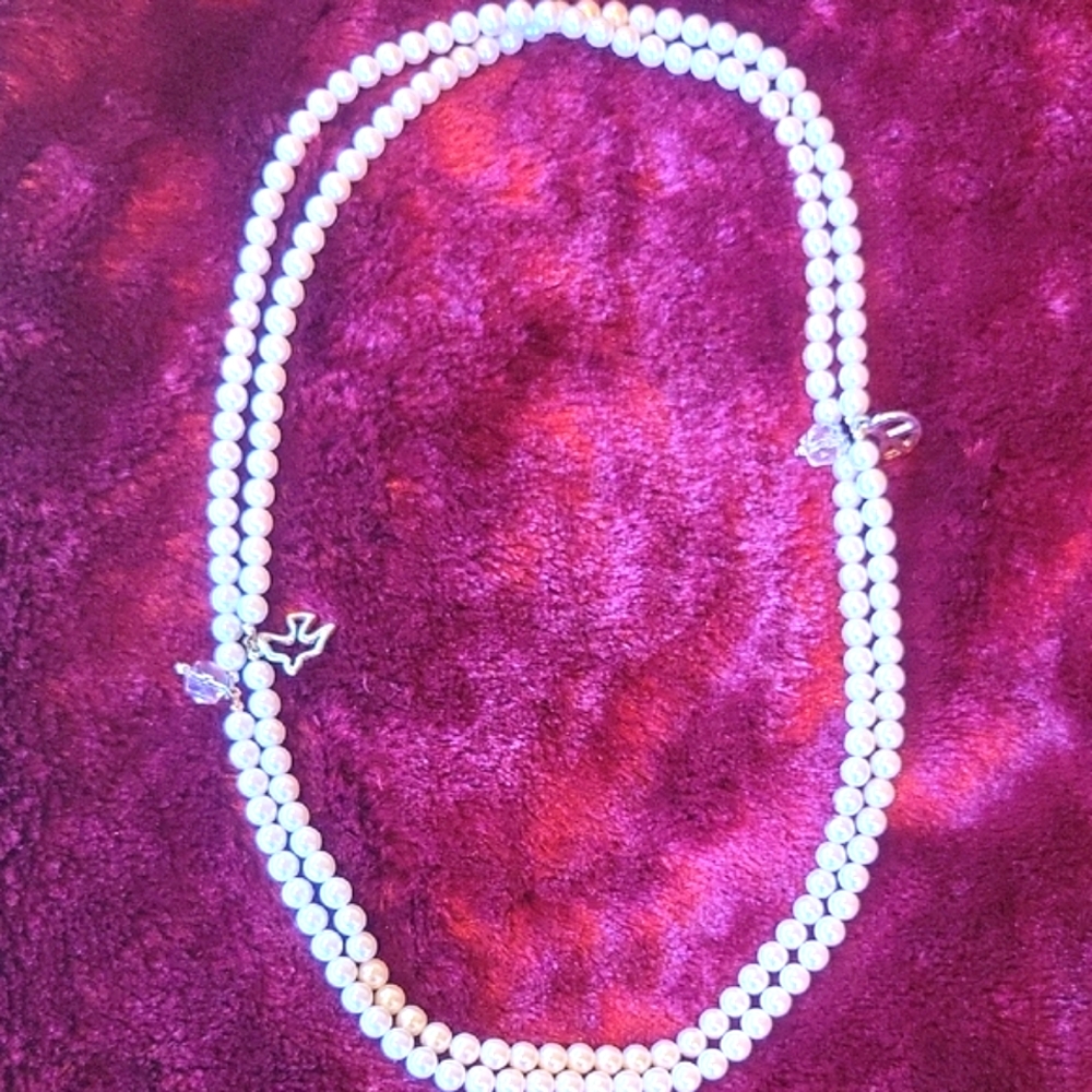 Elegant Pearl Necklace with Charm  Accents